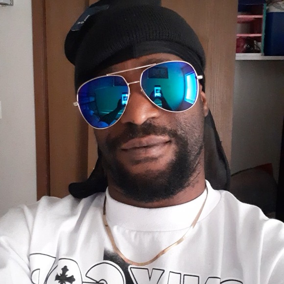 Meet your Posher, Calvin - Picture 1 of 1